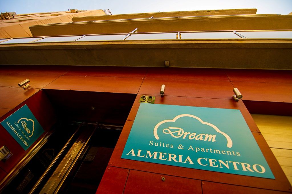 Dream Suites And Apartments Almeria Centro Екстер'єр фото